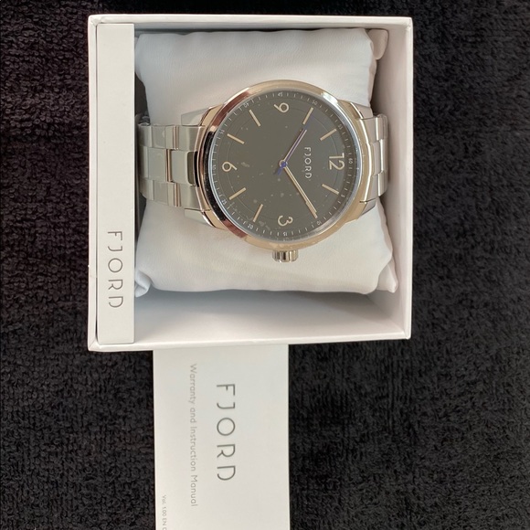 Men’s Watch - Picture 2 of 6